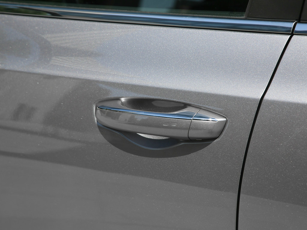 舒适的7座亲民的价格吉利豪越车型分析导购