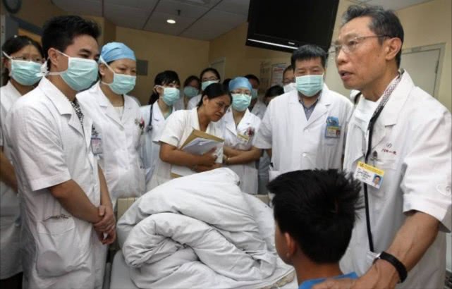 钟南山是中科院院士吗,钟南山是中科院的院士吗