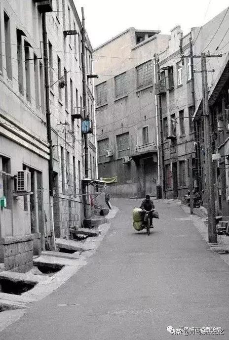 这里是小港儿，这里是后海沿，这里是海关后......