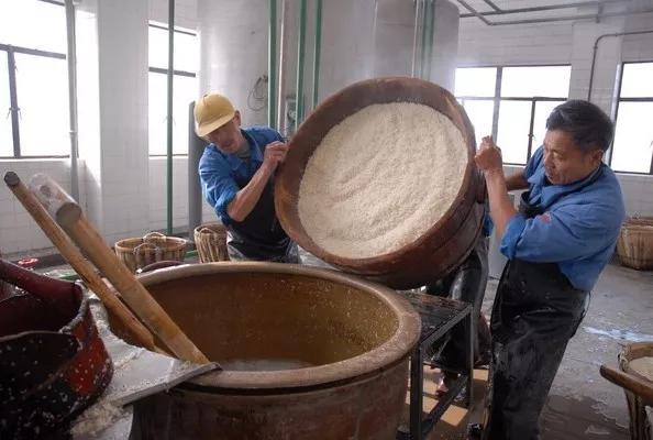 什么价位的黄酒正宗好喝,黄酒哪个牌子好哪里的黄酒好喝