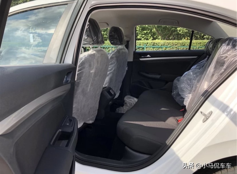 轩逸经典2021买下来一共要多少钱,宝来轩逸哪个更值得购买