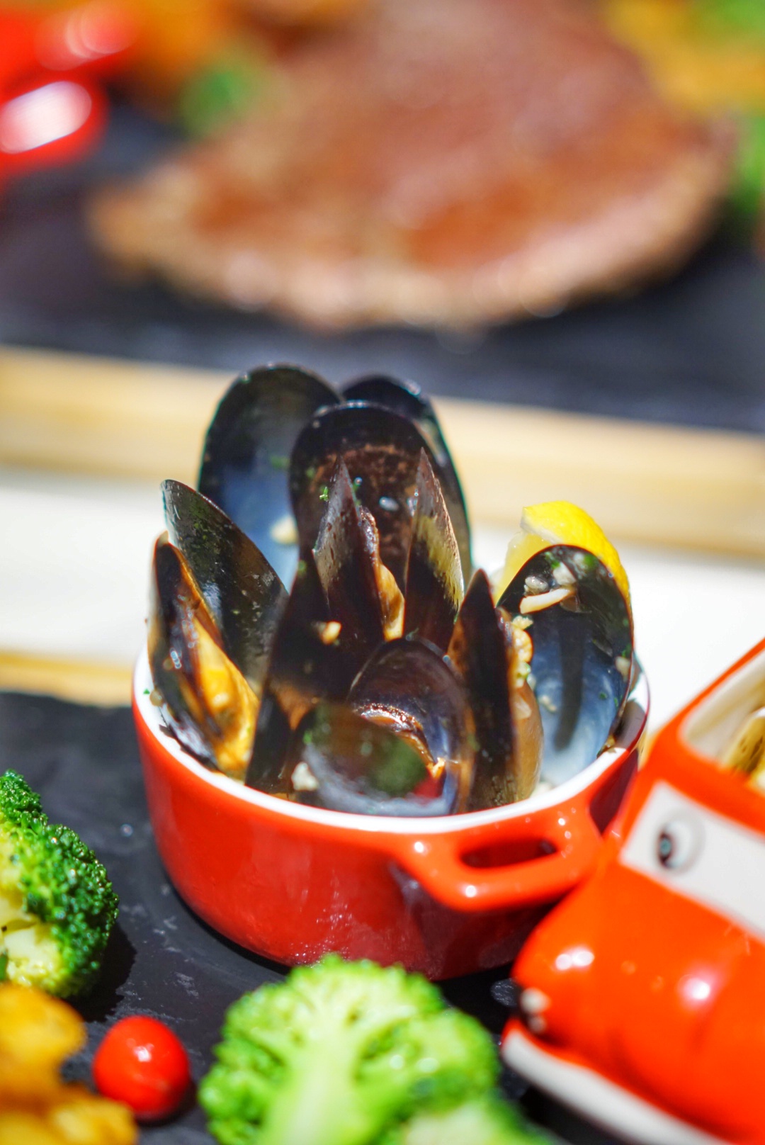 遇见豪客来牛排的海陆分享大餐，醇厚新美味，就是要分享