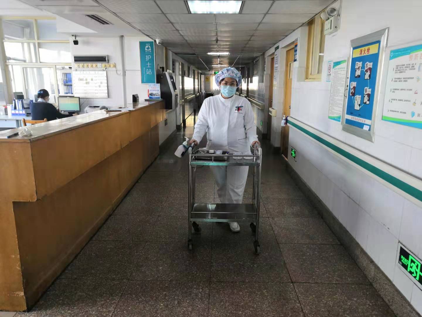 情人节里的防疫夫妻档 亲人去世继续坚守最前线