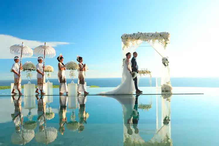 「快资讯」后浪们，到底还能把婚礼玩出什么“花”？