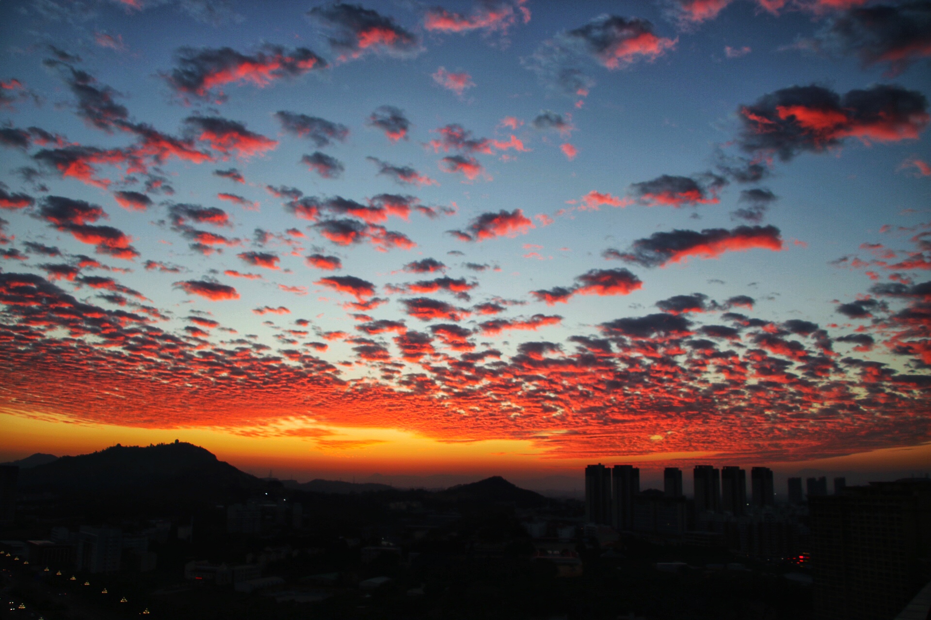 快收藏|昨日晚霞仙子跳起了霓裳羽衣舞惊艳了整个晋江朋友圈
