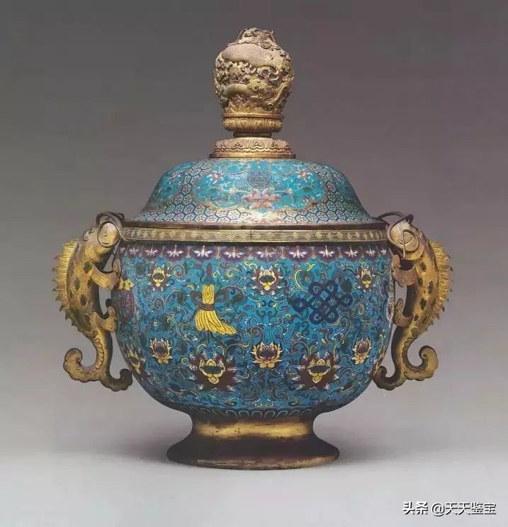 景泰蓝属于工艺品还是艺术品,木雕工艺品与景泰蓝谁价值高