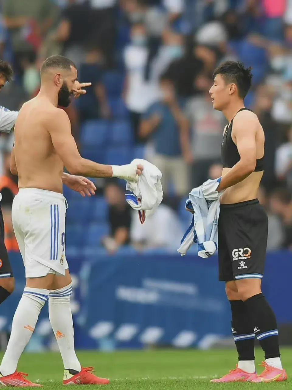 本泽马和谁交换了球衣,莫德里奇和本泽马欧国联交换球衣