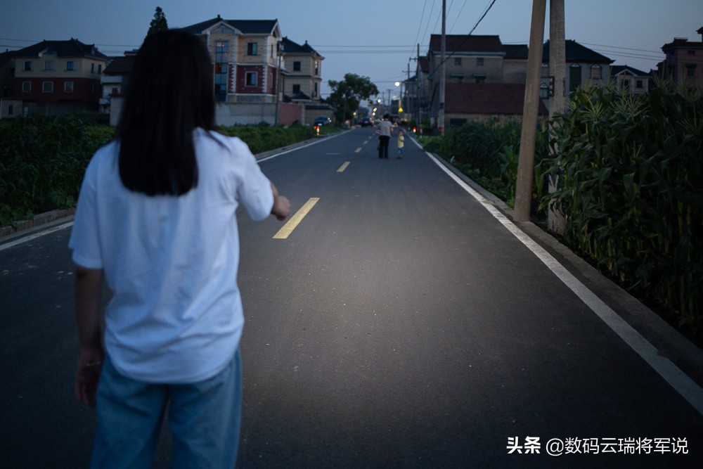 ​小有小的便利XTART2TypeC迷你可充磁吸式手电轻体验