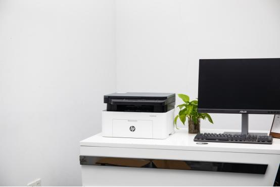 惠普lasermfp136wm打印机怎样使用,惠普136w激光打印机开箱教学