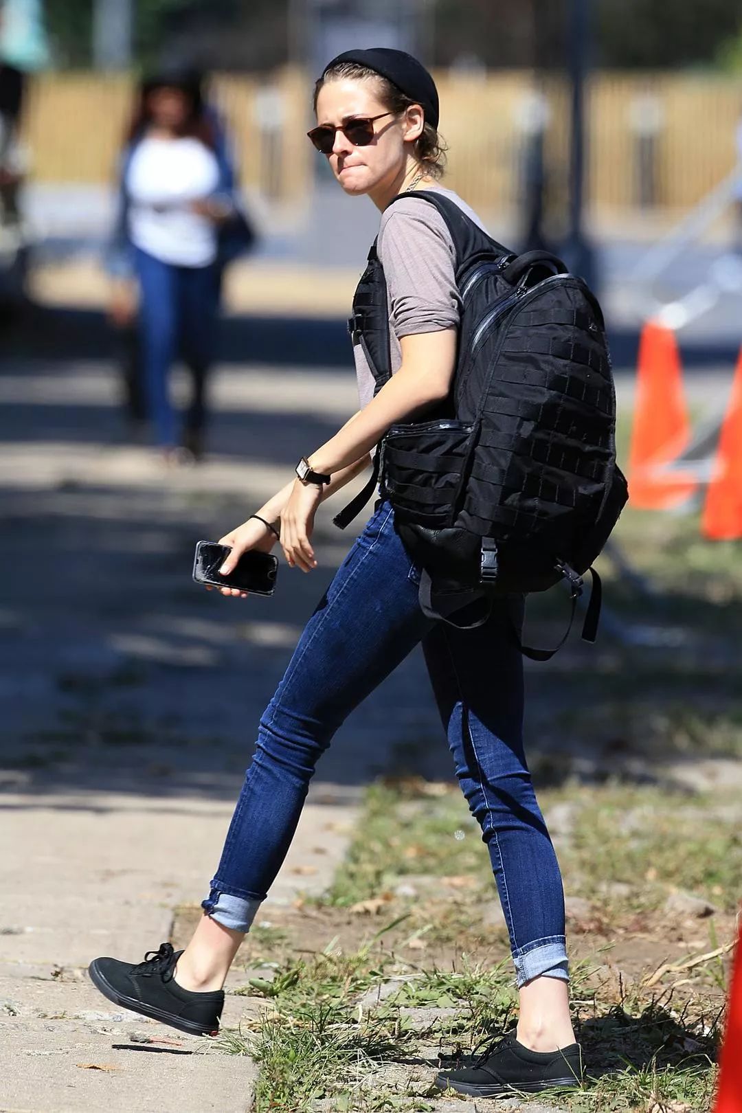 抖森三年没换鞋？LadyGaga豪宅养鸡？为了省钱简直丧心病狂......