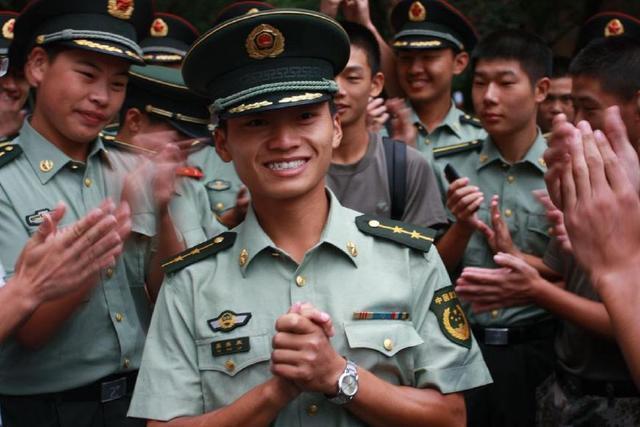 想去当兵要哪些条件,想去当兵需要什么学历条件