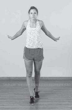 跑步时哪些正确的跑姿和呼吸技巧,简单有效跑前热身和跑后拉伸