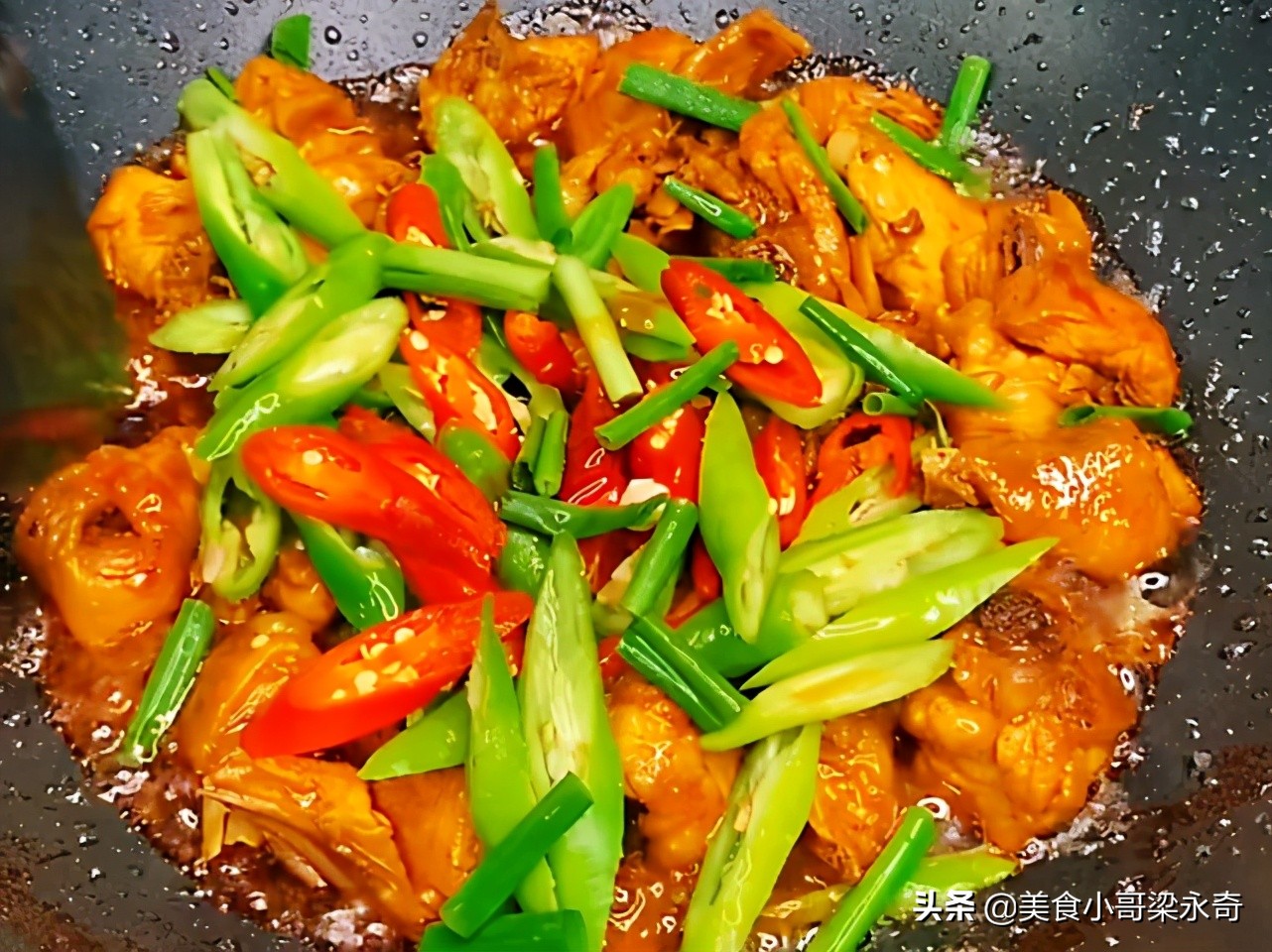 炖鸡焯水最正确的做法,炖鸡时千万不要焯水