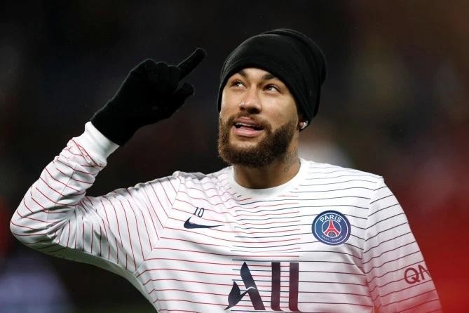 足球世界十大最贵球员：22岁梅西悬崖滑梯，C罗排仅64