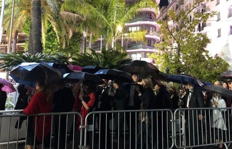 巩俐与章子怡罕见同台斗艳,巩俐章子怡终身成就