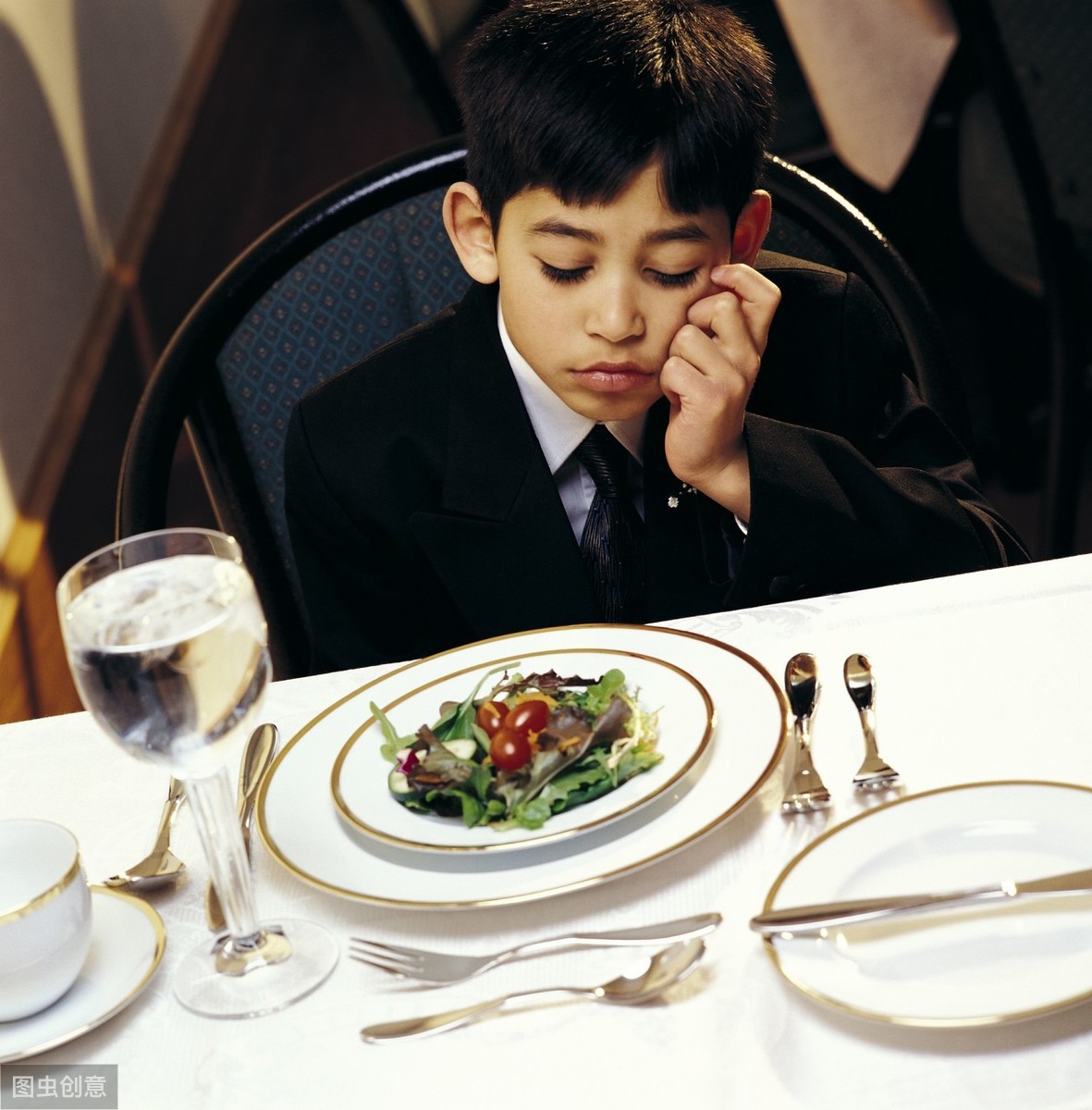 宝宝只吃肉不吃菜如何改善,孩子只吃荤不吃素怎么办