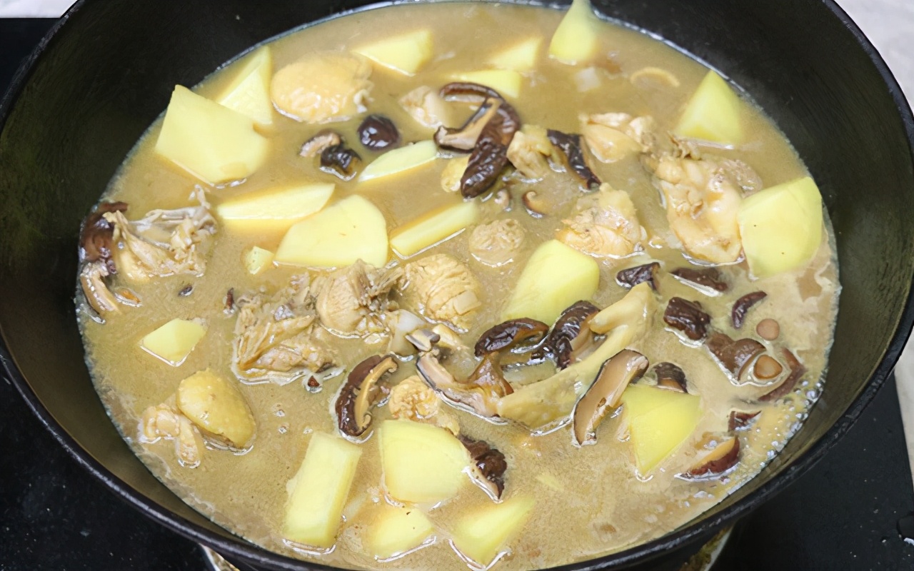 黄焖鸡最正宗的做法麻辣香锅,怎么做出来的黄焖鸡又好吃又美味