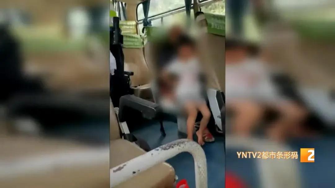 老人突然倒地抽搐路过护士急救,老人突然抽搐失去意识后又恢复