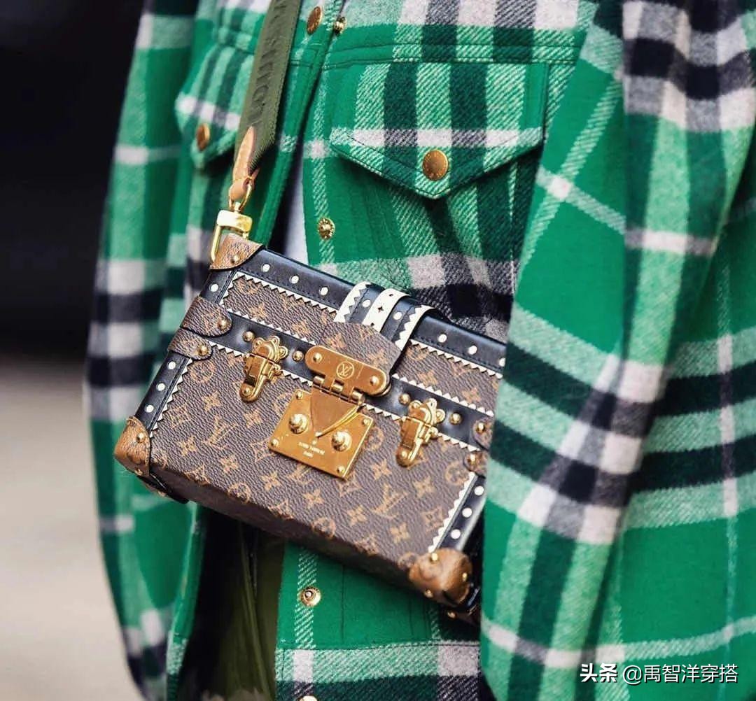 刘雯带货当下最流行包包，买它！