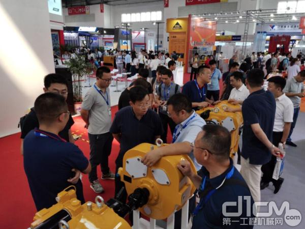 山推履带底盘,山推工程机械履带底盘分公司