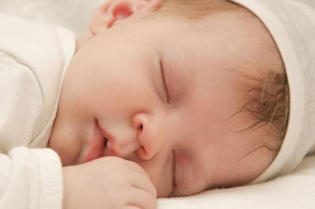 小孩喝奶为啥每次都喜欢剩一点,小孩每次喝奶喝太少