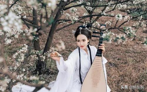 诗经中用桃寓意爱情,诗经中的绝美情诗