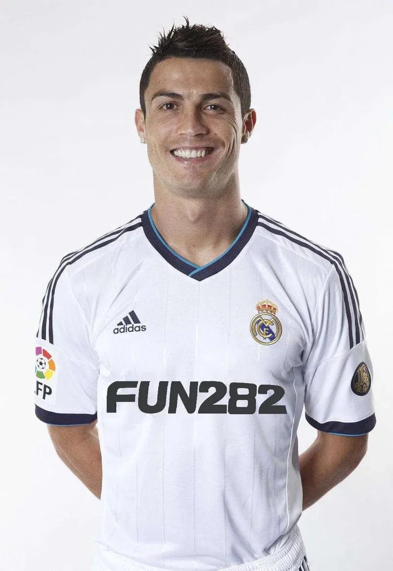 灏兼棩鍒╀簹瓒崇悆鏄庢槦,涔屽厠鍏扮殑瓒崇悆鏄庢槦