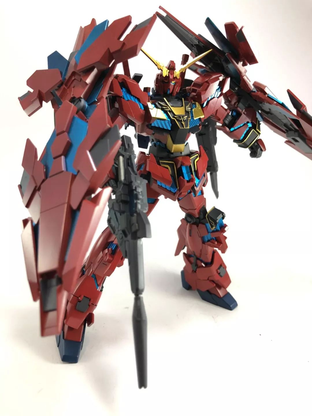 可以变形两种形态的独角兽高达,可以变换形态的独角兽高达