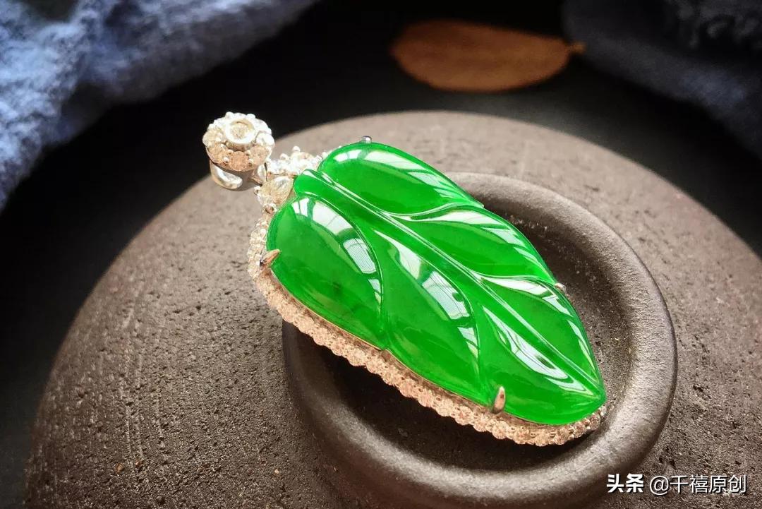 塑料管冒充手镯,一根塑料管就能冒充百万飘花镯