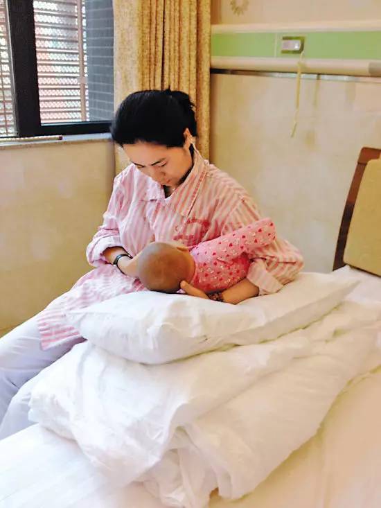 母乳有奶孩子吸不出来怎么办,宝宝第一次不吸母乳怎么办