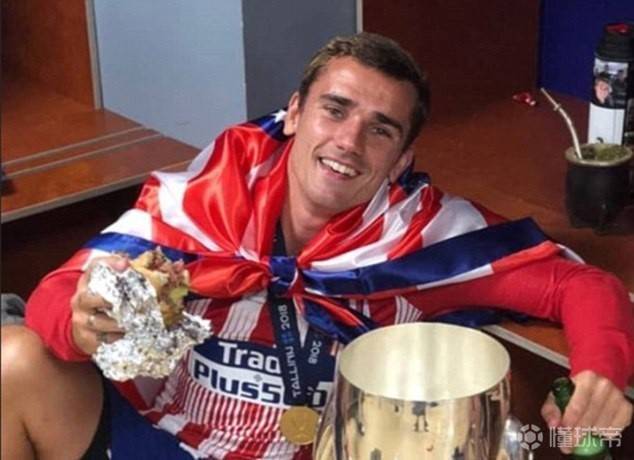 c罗前往汉堡,c罗吃快餐