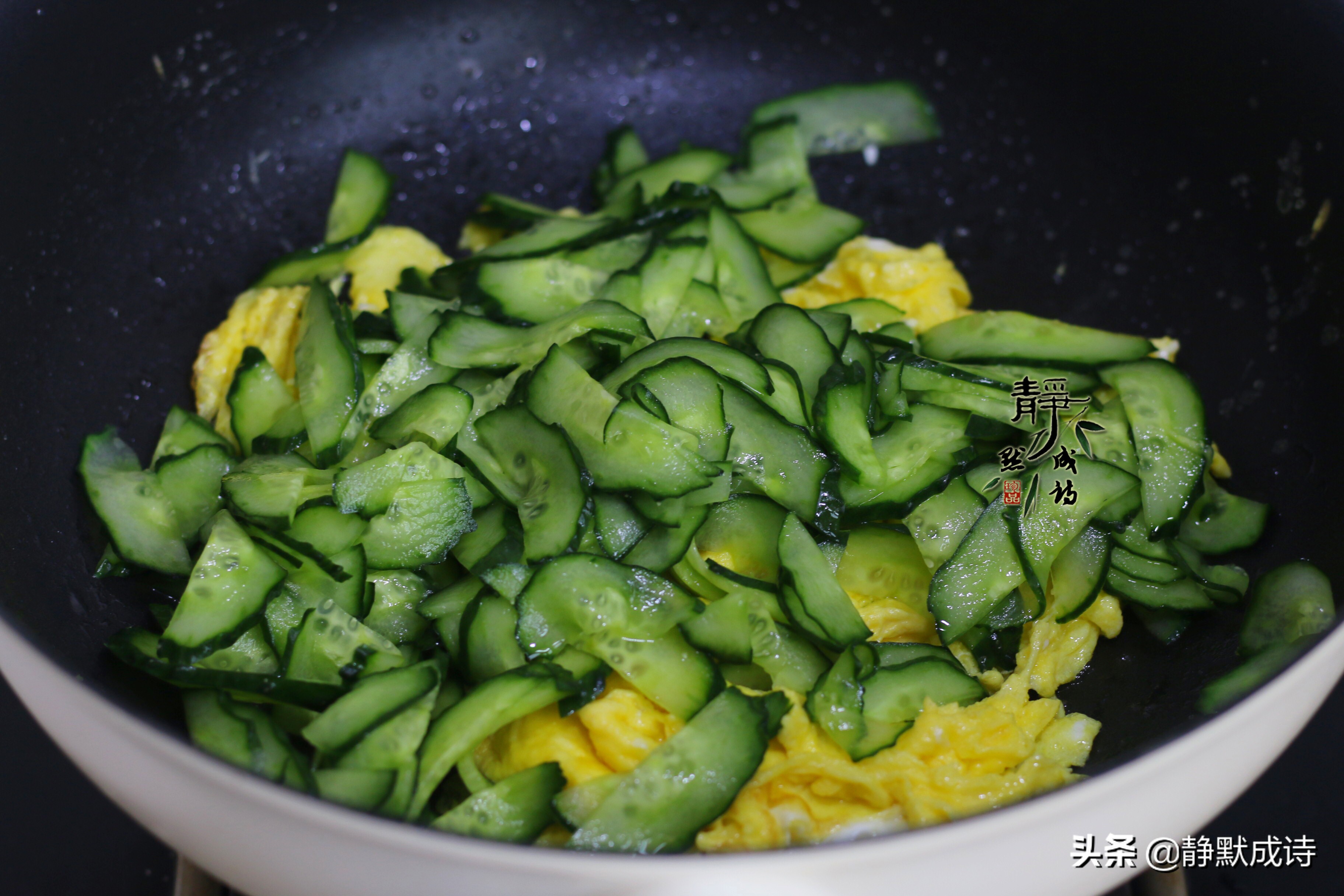 黄瓜炒鸡蛋要不要先把黄瓜用盐腌,黄瓜炒鸡蛋为啥黄瓜不入味