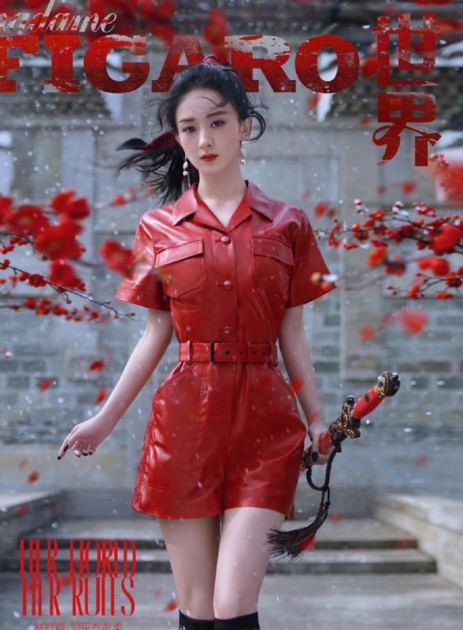 赵丽颖一袭金色星光渐变裙出镜,赵丽颖穿白色裙子亮相代言