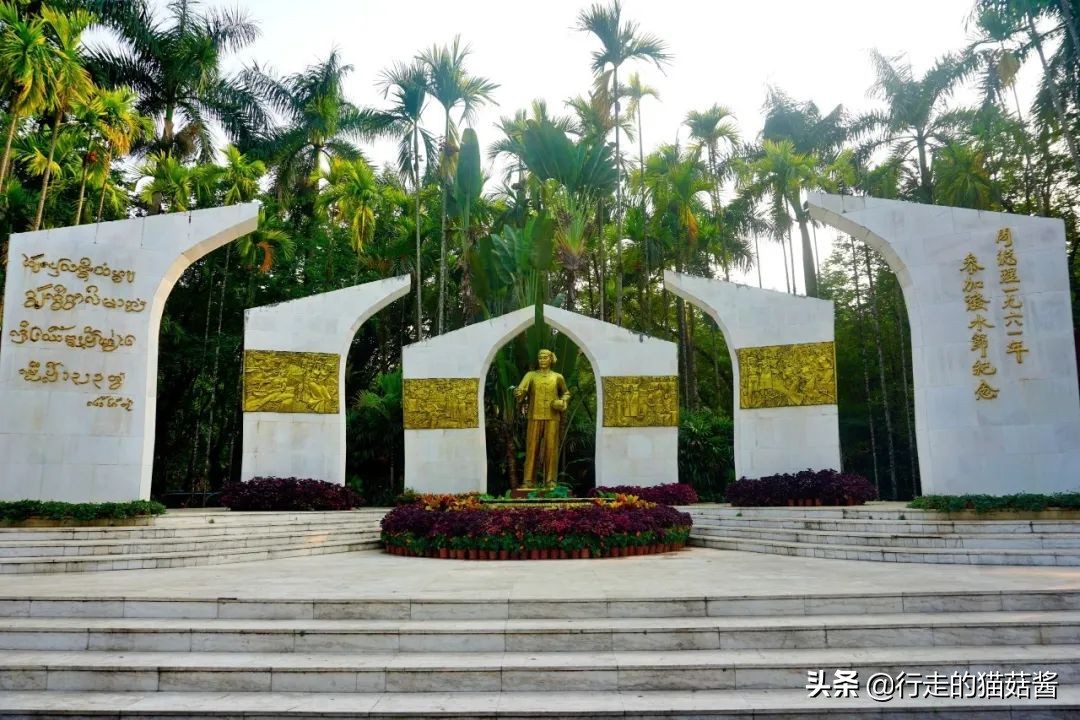 西双版纳曼听公园傣王宫简介,西双版纳曼听御花园的傣王是谁