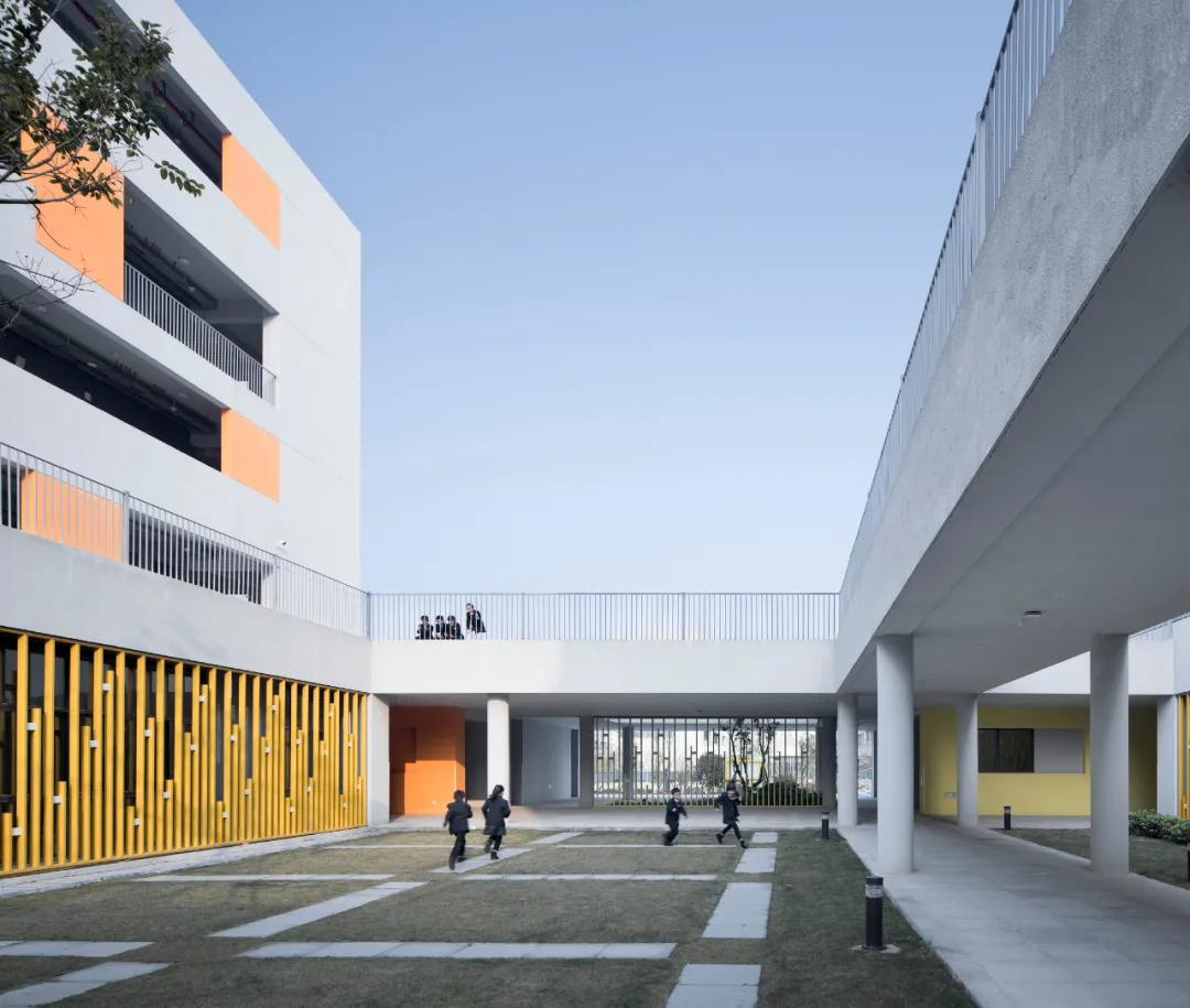 宁波杭州湾滨海小学后勤招聘,宁波杭州湾滨海小学学费