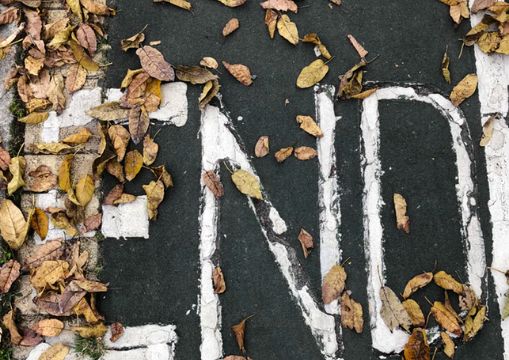 无需任何道具，手机这样轻轻一倒，大片随手拈来