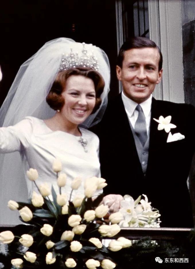 盘点英国女王戴过的王冠,英国女王和凯特戴同样的珠宝