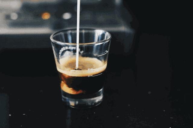 蜂蜜奶茶减肥,怎么让减肥期间的女生喝奶茶