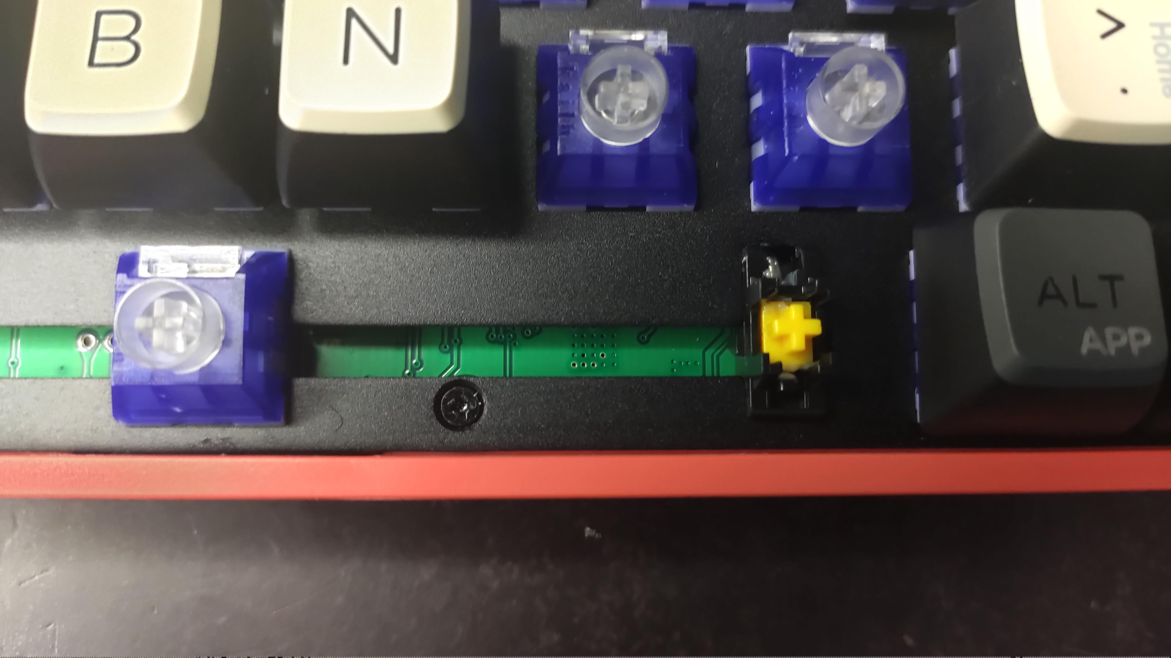 定价飘了？其实是真值！黑峡谷三模68键机械键盘Box初代号评测