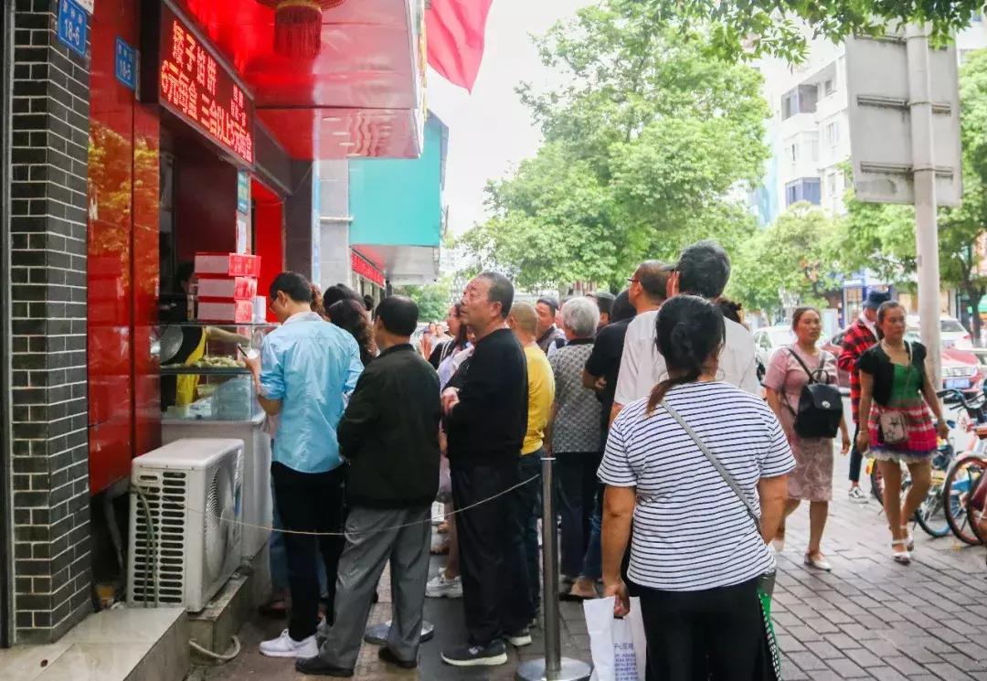贵阳矮子馅饼哪家最好吃,南京矮子馅饼是特色吗