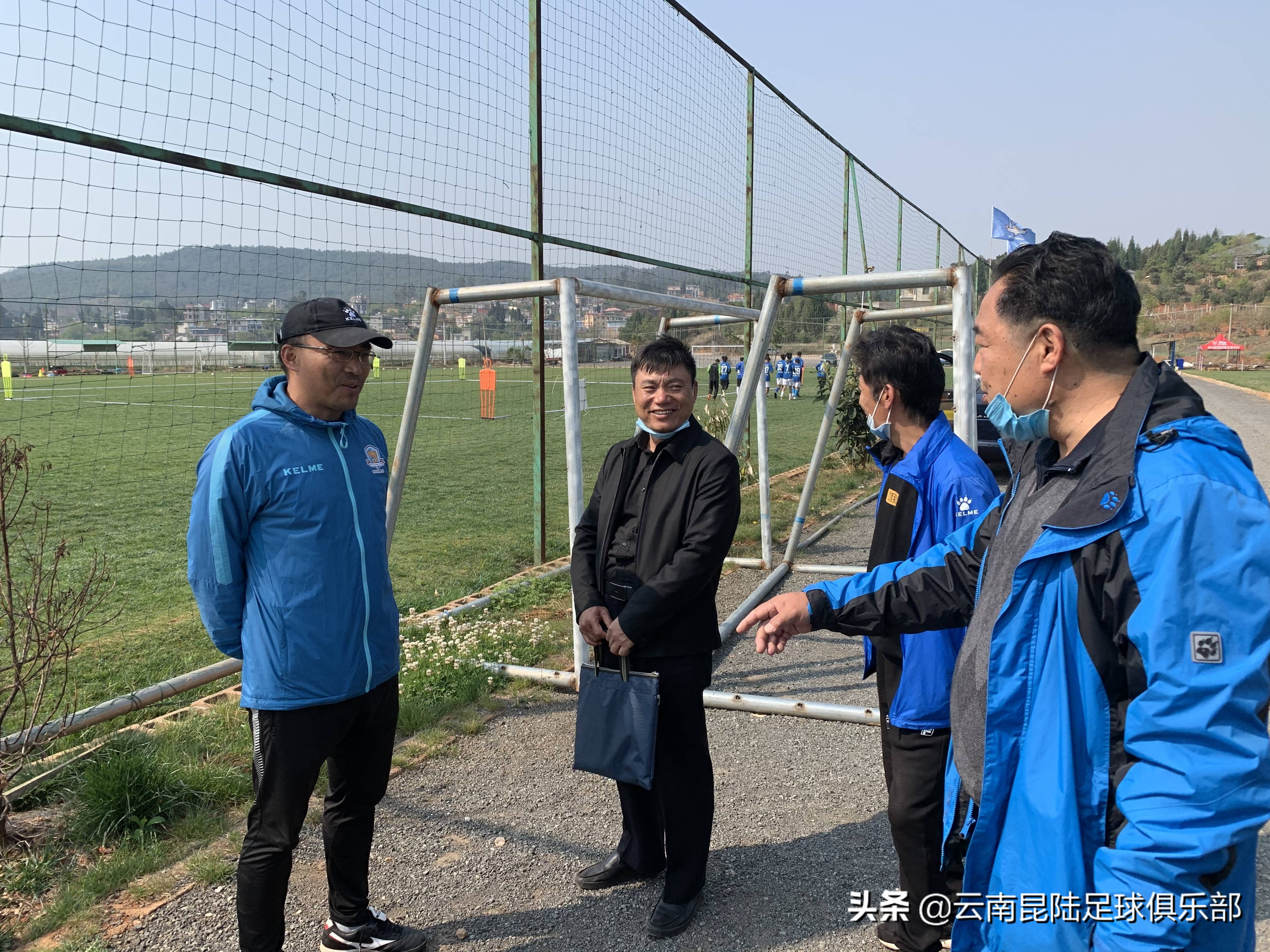 昆明市体育中心足球,昆明领导考察调研