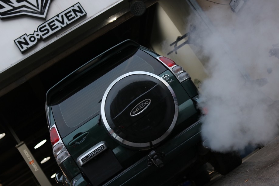 怪兽修车:修复一辆09款中东版丰田霸道,最终旧车变新车