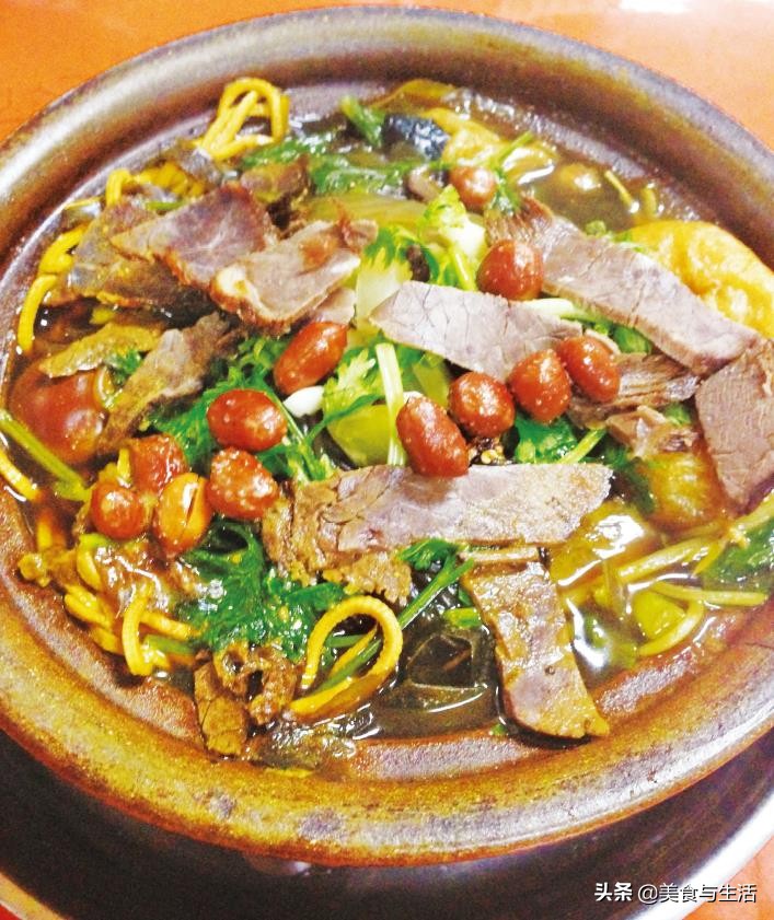 *京大南**妈卖砂锅粉丝,一天能卖200锅,很多人都慕名而来