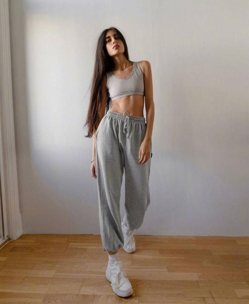 露肩上衣肩上有两根松紧线怎么穿,优秀的肩部线条