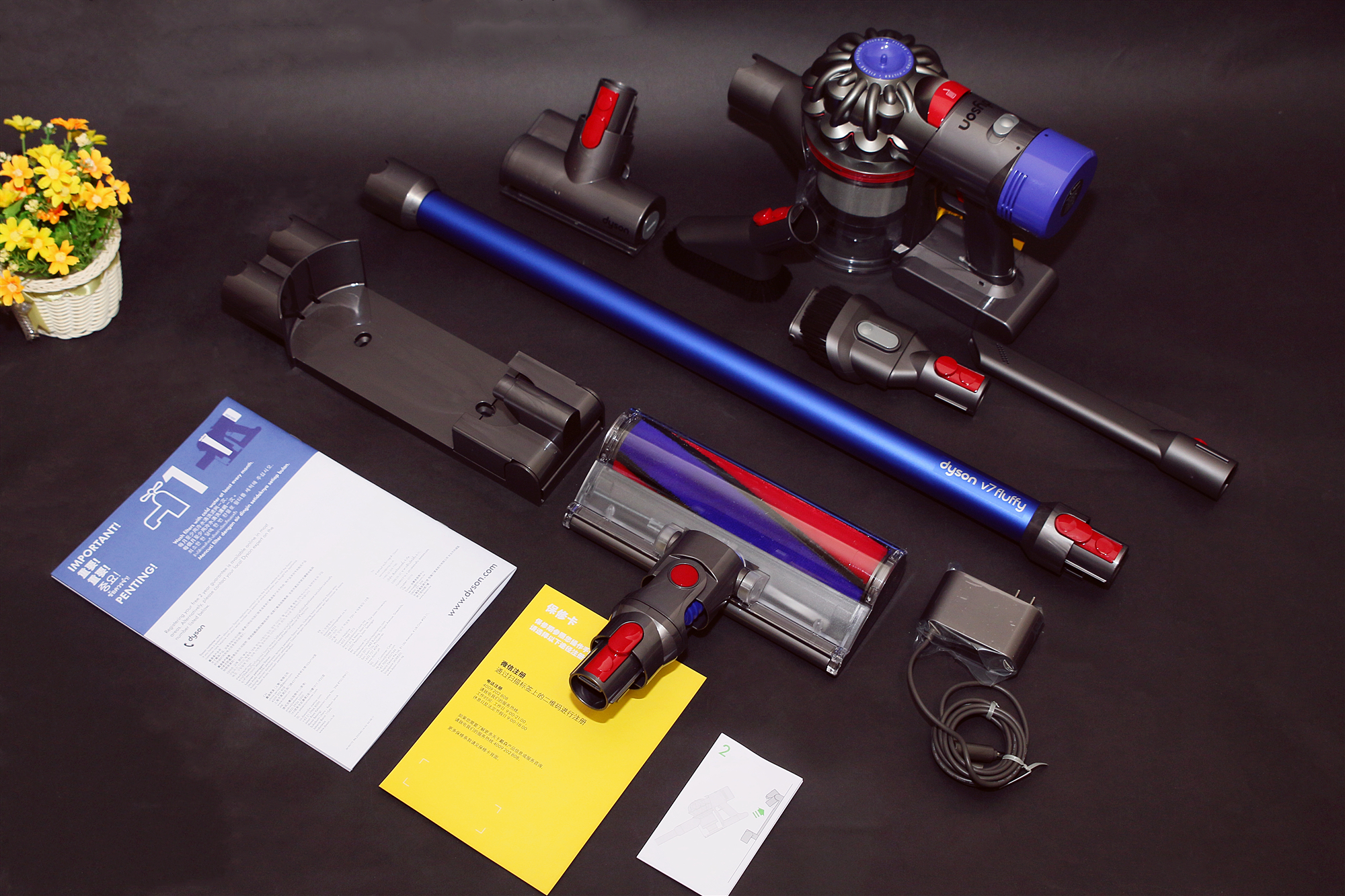 戴森dyson除螨仪手持吸尘器v7,dyson戴森v7吸尘器如何