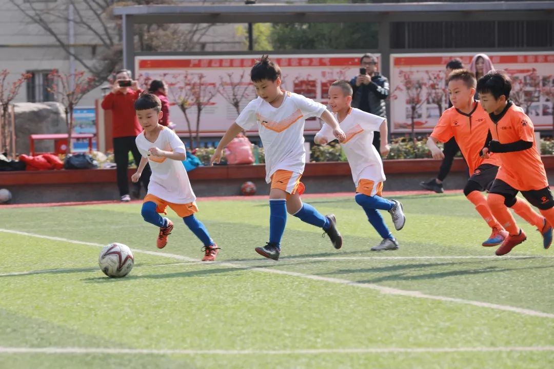 第二届校园足球赛拉开帷幕,曲江新区首届校园足球联赛