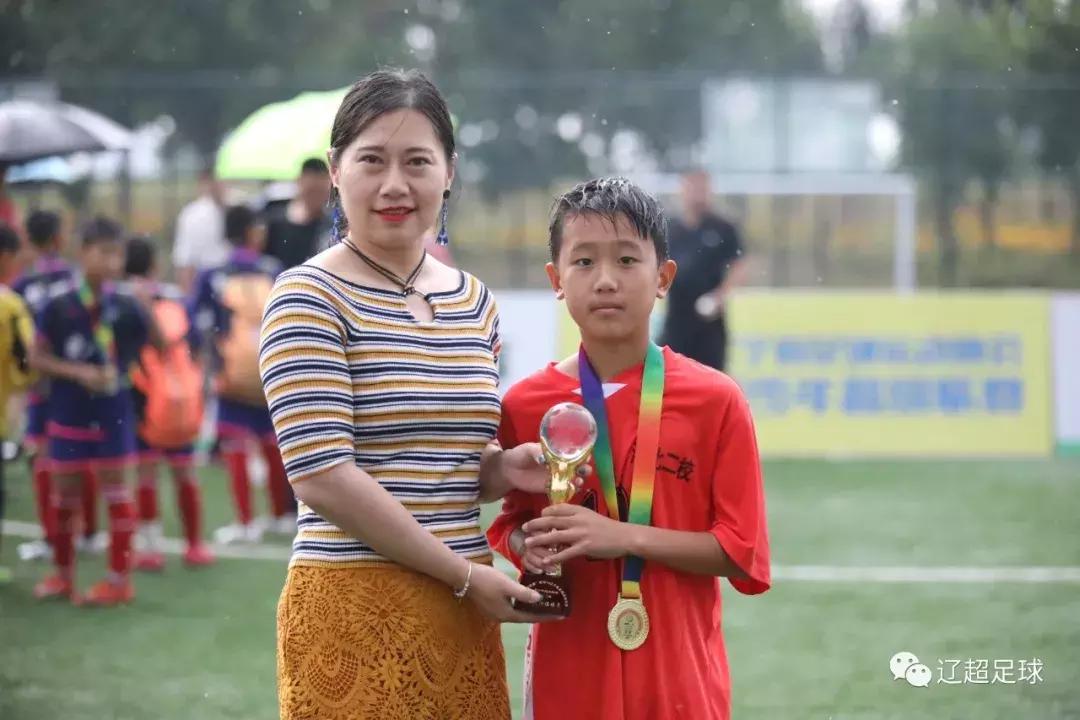 肇俊哲之子踢足球,肇俊哲辽宁足球青训