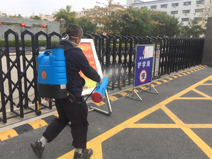 高温下的体育课，“窝里蹲”久了的孩子们，如何预防中暑？