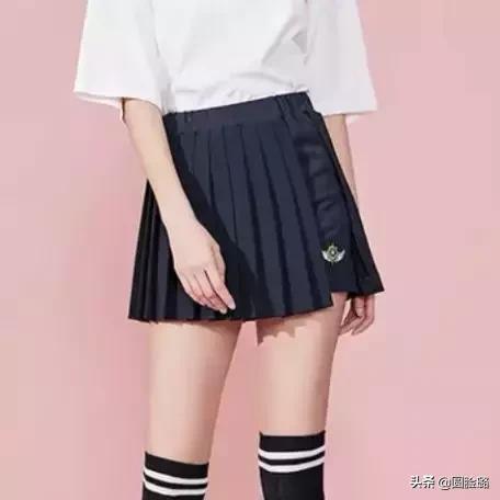 优衣库+MOCO+乐町联名T恤都太好看了！求求你帮我选一下