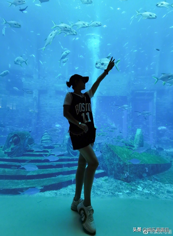 马丽微博发搞怪视频，特效结束后，却被眼尖网友发现端倪